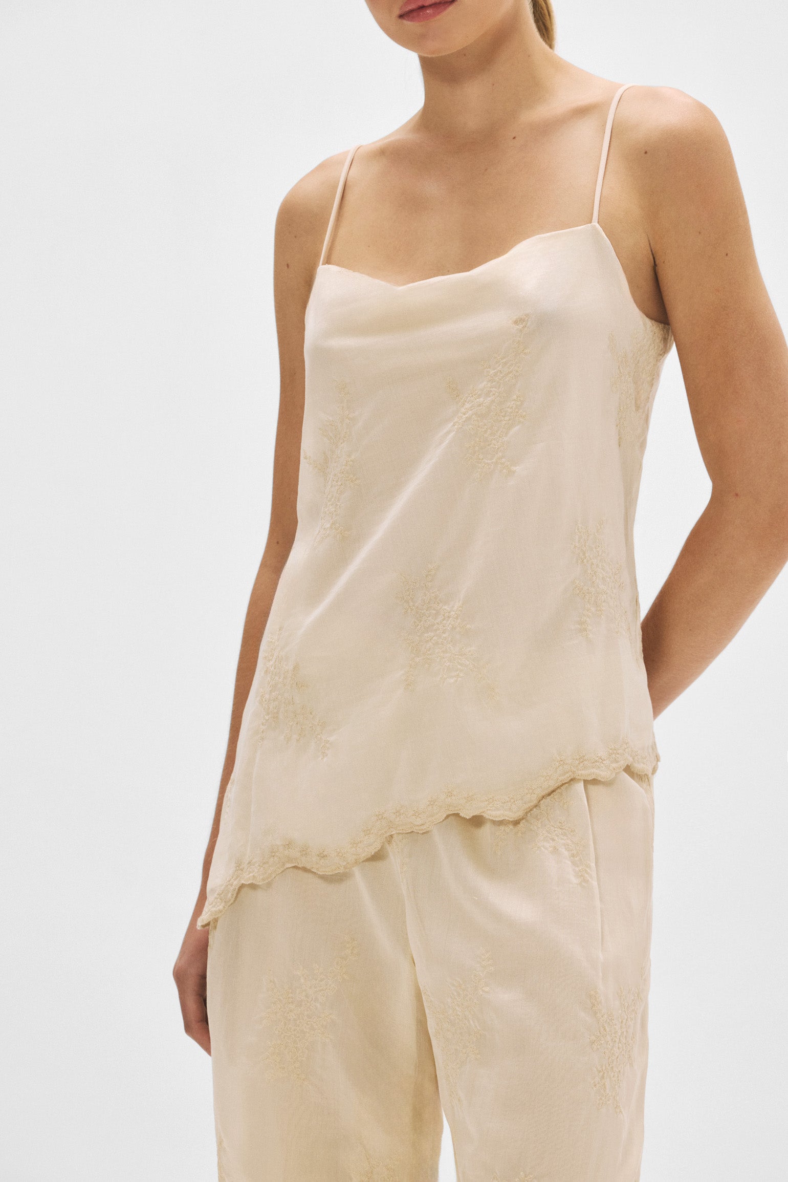 Top AMADINE Crema - BIMANI